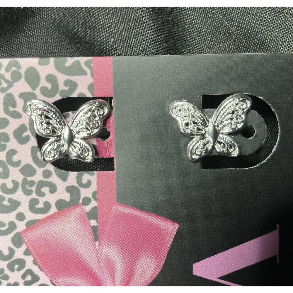 ! Delicate Stud Earrings sterling